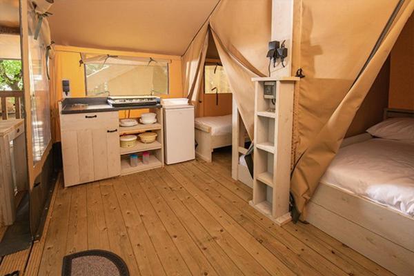 Camping Chateau De Galaure Chateauneuf-de-Galaure Exterior foto